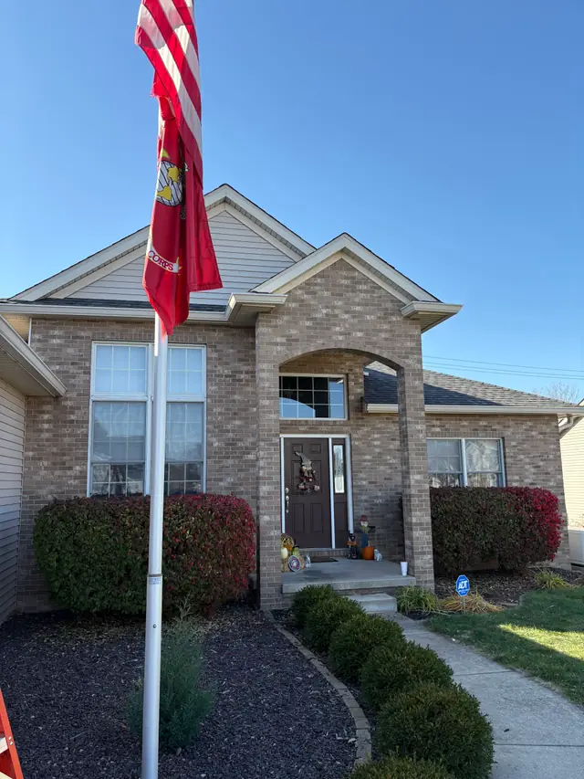 Seamless gutter installation